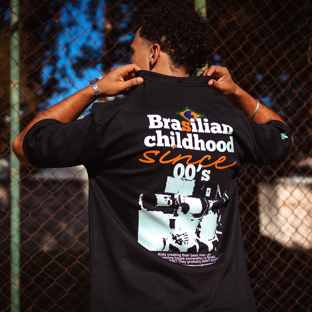 Camiseta Over - Brasilian Childhood - Preta