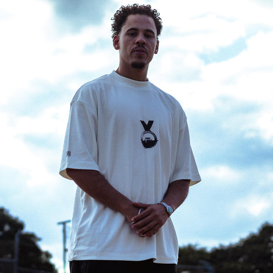 Camiseta Over - Loading Memories - Off-white