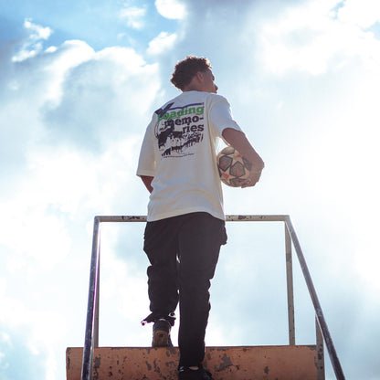 Camiseta Over - Loading Memories - Off-white