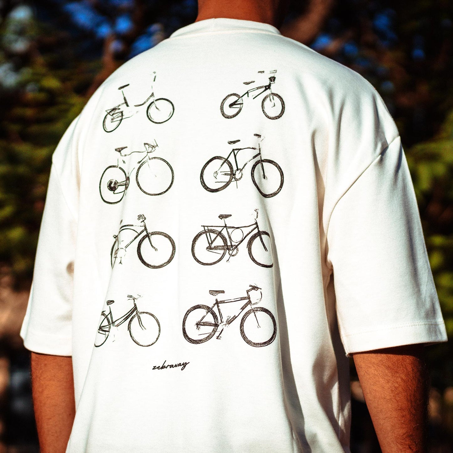 Camiseta Over - Quem aprende nunca esquece - Off-white