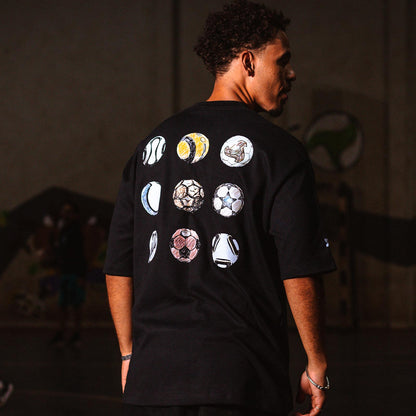 Camiseta Over - Quem chuta busca - Preta