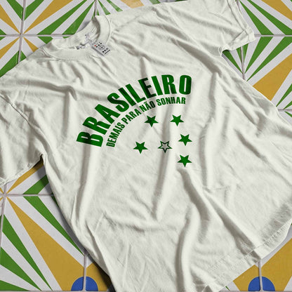 Camiseta Over - Brasileiro Demais - Off-white