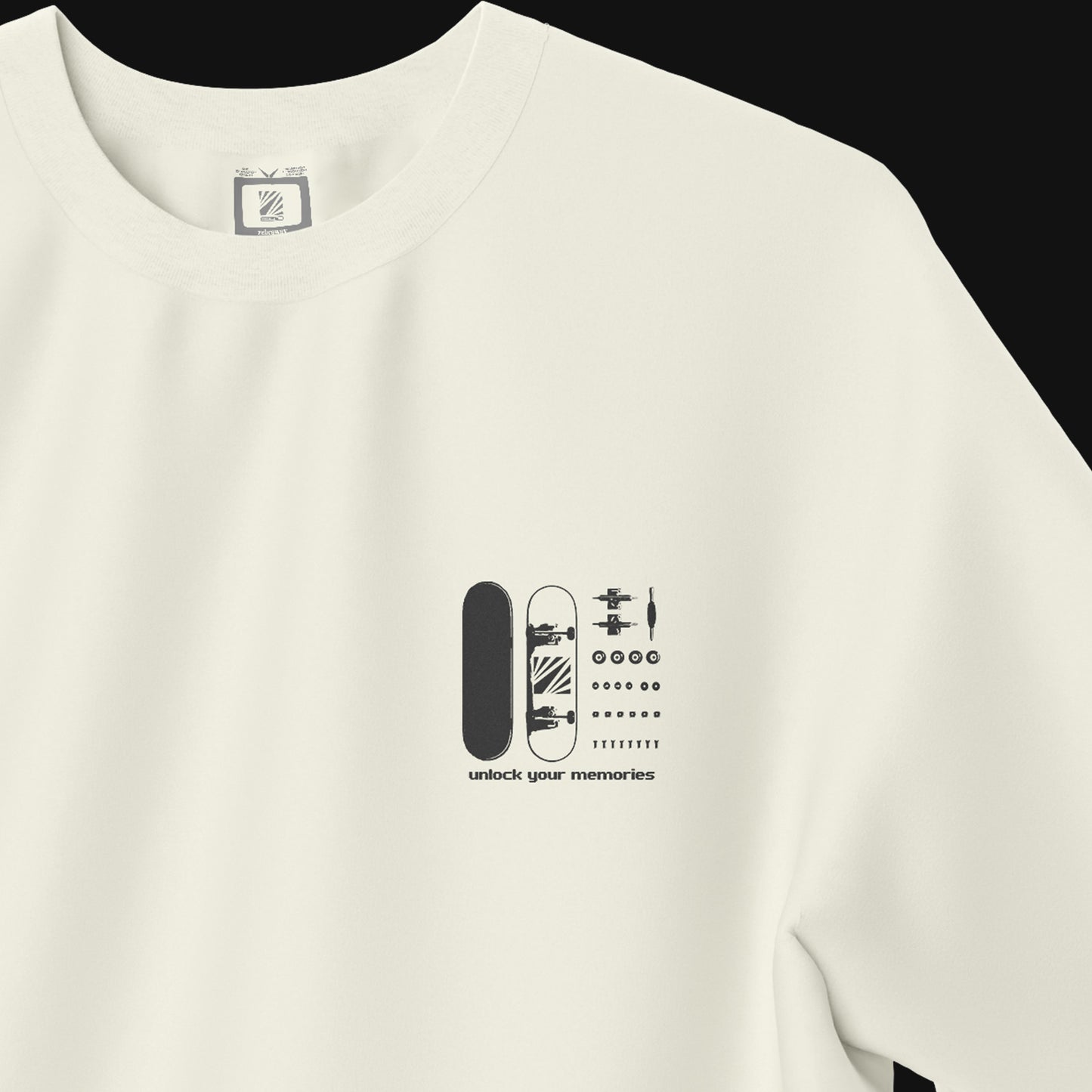 Camiseta Over - Little Tricks - Off-white - Apenas Frente