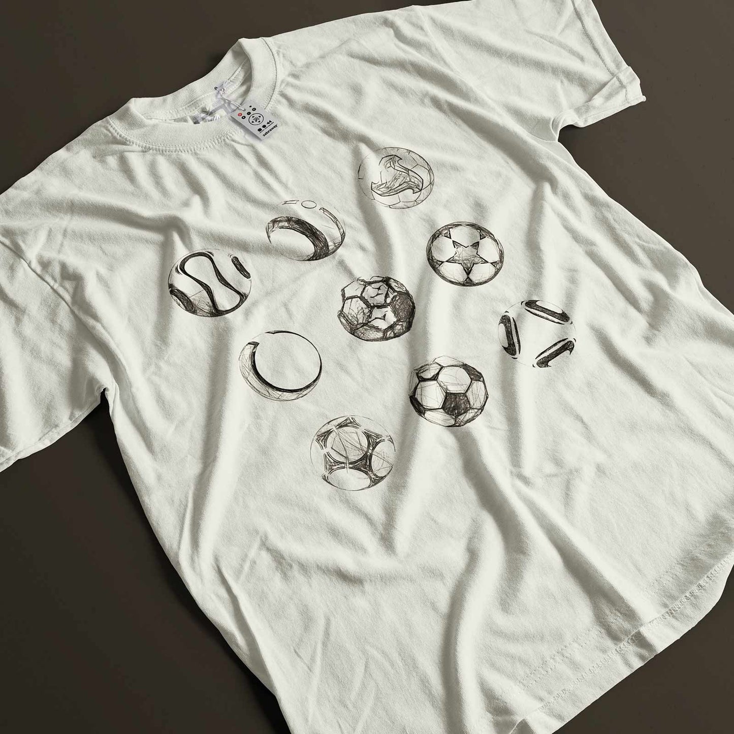 Camiseta Over - Quem chuta busca - Off-white Monocromática - Apenas Frente