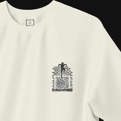 Camiseta Over - Quem chuta busca - Off-white Monocromática