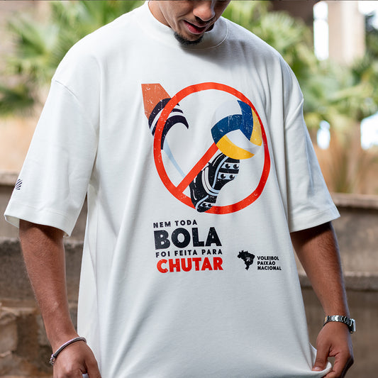 Camiseta Over - Paixão Nacional - Off-white